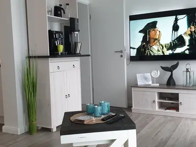 Wohnzimmer im EG * Bild 1 (mit Kaffee-Thresen)