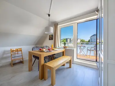 Essbereich und Balkon