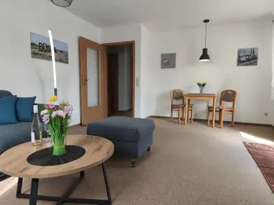 Wohnzimmer mit Essbereich