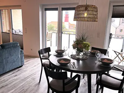 Wohnzimmer mit Blick auf den Leuchtturm