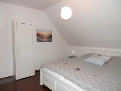 Schlafzimmer 1 mit TV