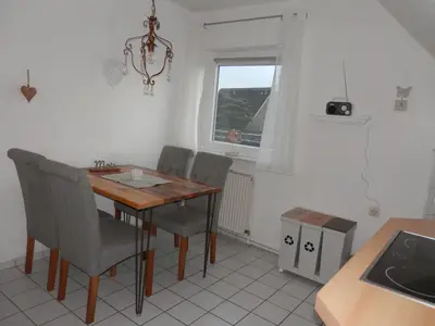 Küche + Radio + Spülmaschine