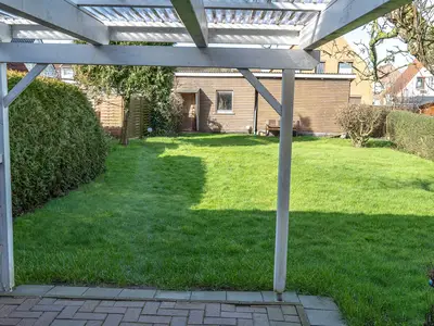 Garten mit Terrasse