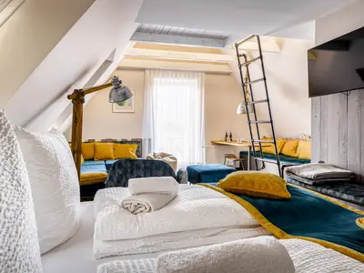 Kombinierbarer Wohn- und Schlafraum