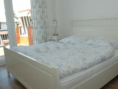 Schlafzimmer (FeWo 001)