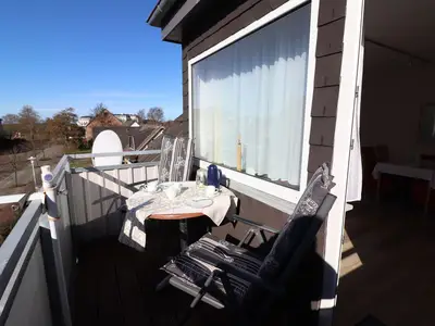 Balkon mit Sitzgelegenheit