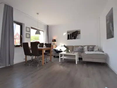 Wohnzimmer mit Essbereich