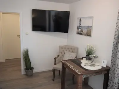 Fernseher im Wohn- und Schlafraum