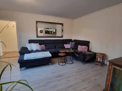 Sofa im großen Wohnbereich