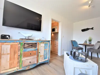 Wohnzimmer mit Fernseher