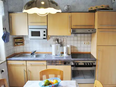 Küche mit allen Küchengeräten