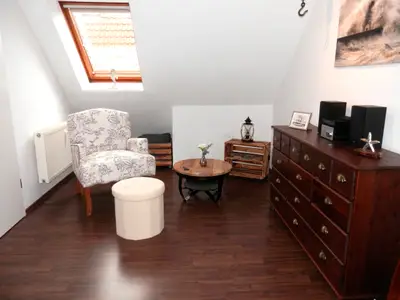 Wohnzimmer mit Musikanlage ( Bluetooth )