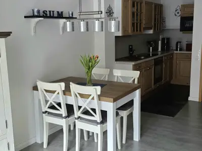 Wohnzimmer - Blick in Küche