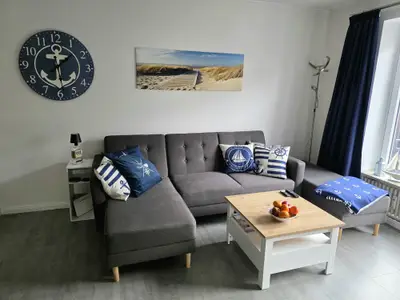 Wohnzimmer - Couch Frontalansicht