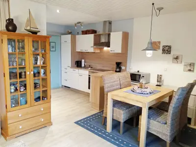 Küche mit Essbereich