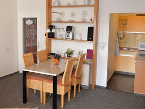 22285665-Ferienwohnung-4-Butjadingen-Burhave-300x225-4