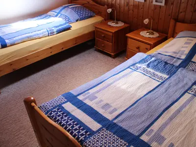 Einzelbetten im Schlafzimmer