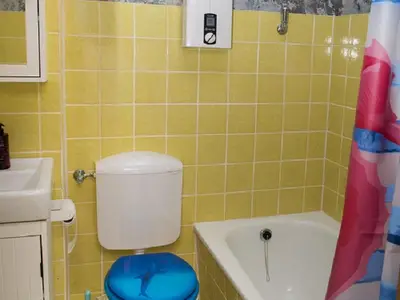 Bad mit Badewanne