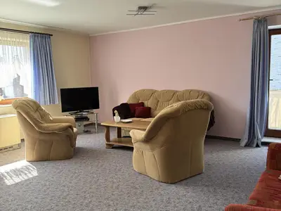 sehr bequeme Sitzgruppe und Sat TV