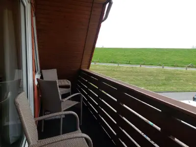 möblierter Balkon