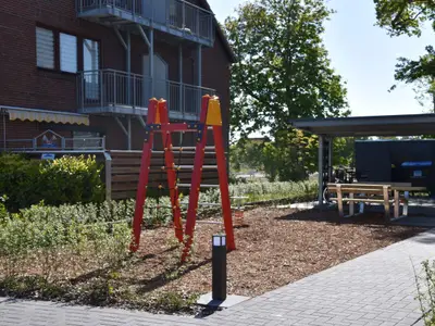 ein-spielplatz-direkt-am-haus