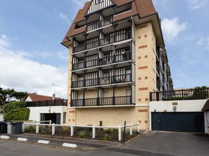 23850529-Ferienwohnung-4-Cabourg-300x225-4