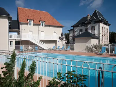 PoolOfHouse