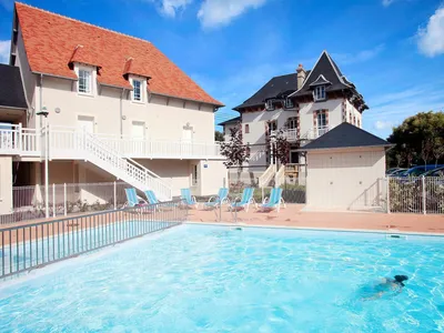 PoolOfHouse