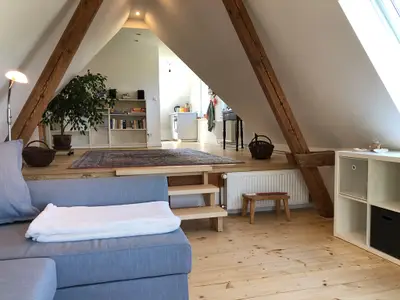 Der Blick vom Wohnraum bis zur Küche