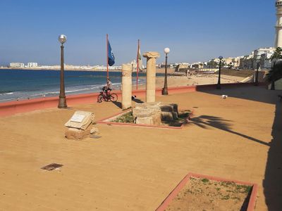 Direkte Umgebung des Objekts. Eingang zum Strand von Santa María del Mar