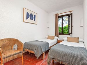 23553180-Ferienwohnung-4-Cala Blanca-300x225-5