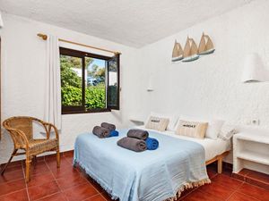 23553180-Ferienwohnung-4-Cala Blanca-300x225-3