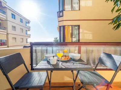 Genießen Sie Ihr Frühstück auf der Terrasse.