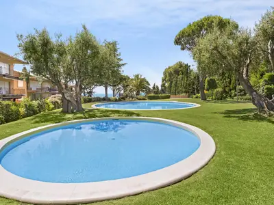 PoolOfHouse