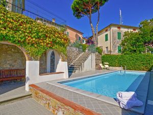 23725807-Ferienwohnung-5-Camaiore-300x225-0