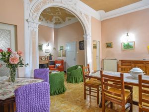 23751259-Ferienwohnung-5-Camaiore-300x225-1