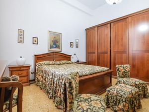 23751259-Ferienwohnung-5-Camaiore-300x225-2