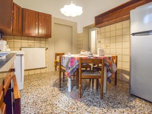 23751259-Ferienwohnung-5-Camaiore-300x225-5