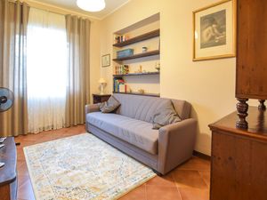 23763028-Ferienwohnung-4-Camaiore-300x225-1