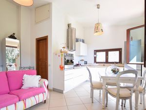 24002388-Ferienwohnung-2-Camaiore-300x225-3