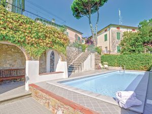 23721440-Ferienwohnung-7-Camaiore-300x225-0