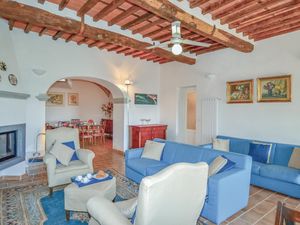 23721440-Ferienwohnung-7-Camaiore-300x225-2