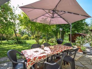 23742616-Ferienwohnung-6-Camaiore-300x225-1