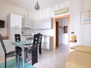 23750105-Ferienwohnung-4-Camaiore-300x225-5