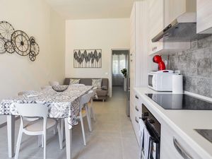 24048206-Ferienwohnung-7-Camaiore-300x225-3