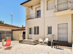 24048206-Ferienwohnung-7-Camaiore-300x225-4