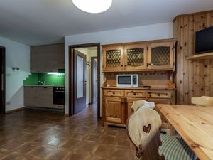 22232071-Ferienwohnung-4-Campitello Di Fassa-300x225-3