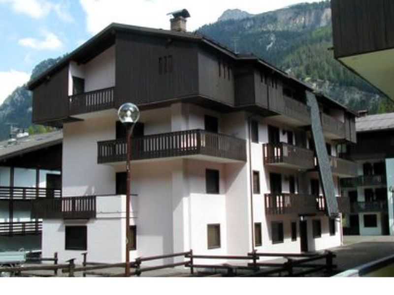 22231997-Ferienwohnung-4-Campitello Di Fassa-800x600-0