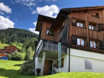 Ferienwohnung für 9 Personen in Camuns 4/10