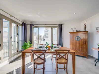 DiningRoom